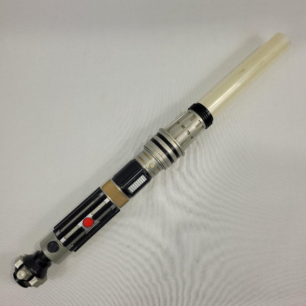 Star Wars Build Your Own 2005 Ultimate Lightsaber by Hasbro